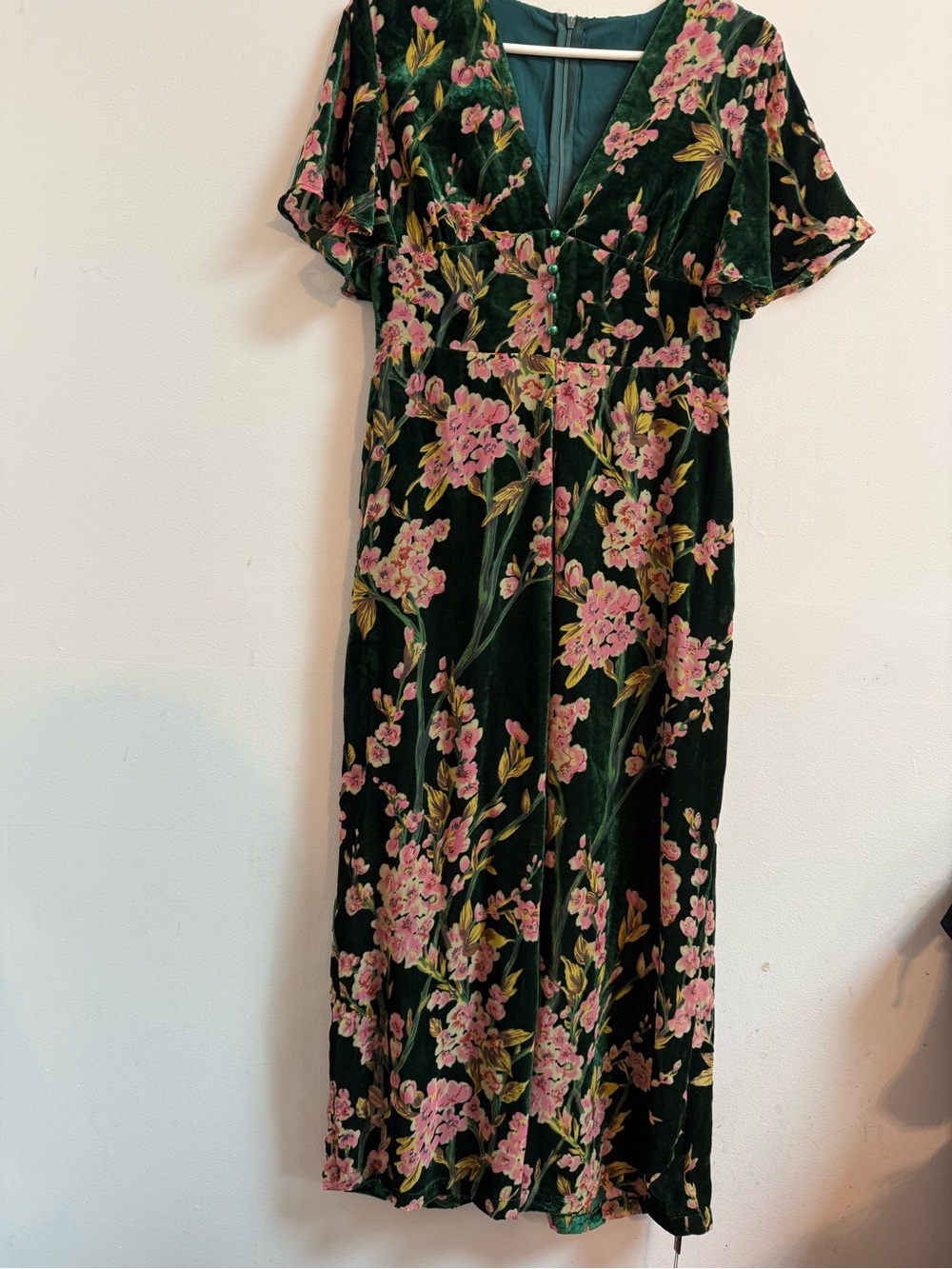 Retro Stage Velvet Floral V-Neck Dress in Dark Green and Pink - Picture 2 of 4